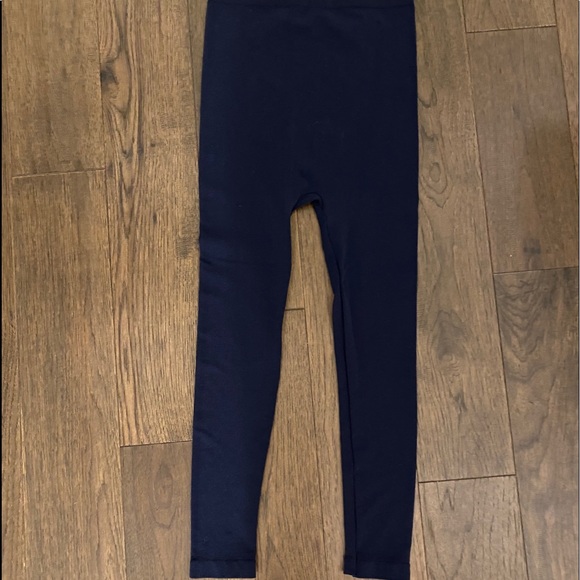 Ingrid and Isabel seamless maternity leggings - Picture 2 of 3